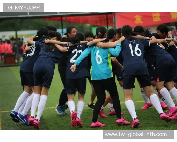 大学生足球超级组激情碰撞校园梦想展现青春活力与团队精神